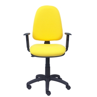 cadeira amarelo Tribaldos com braços ajustáveis