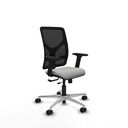 Motilla traslack malla negra similpiel gris claro brazos 2D base aluminio  ruedas 65mm nailon