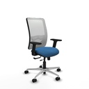 Zulema traslack malla blanca similpiel azul claro brazos 2D base aluminio  ruedas 65mm nailon