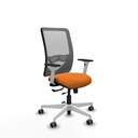 Zulema traslack malla gris similpiel naranja brazos blancos base blanca  ruedas 65mm engomadas