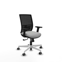 Yunquera sincro malla negra similpiel gris claro brazos 2D base blanca ruedas 65mm engomadas