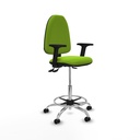 Taburete Aýna AS similpiel pistacho brazos 2D base cromada ruedas autofrenantes 50mm