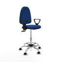 Taburete Aýna CPDM similpiel azul brazos fijos base cromada ruedas nailon 50mm