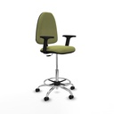 Taburete Aýna CP bali verde oliva brazos 2D base cromada ruedas autofrenantes 50mm