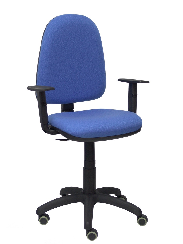 Silla Aýna bali azul claro brazos regulables ruedas de parqué