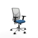 Motilla sincro malla blanca similpiel azul claro brazos 2D base aluminio  ruedas 65mm nailon